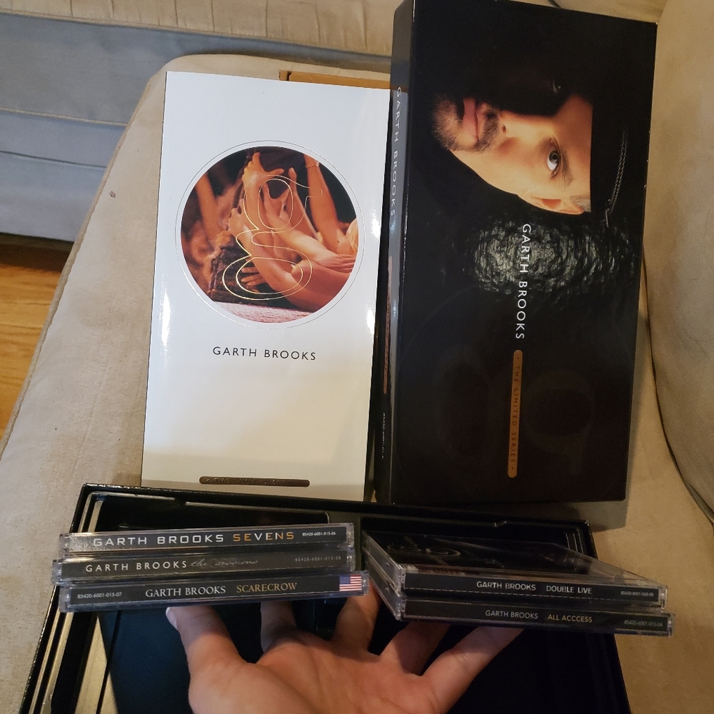 Garth Brooks Box Set - Picture 2 of 2